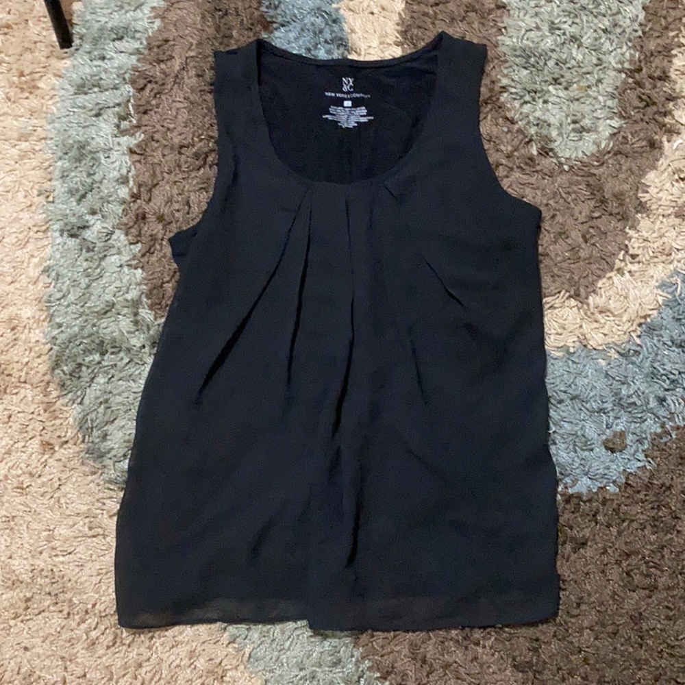 Black sleeveless business shirt